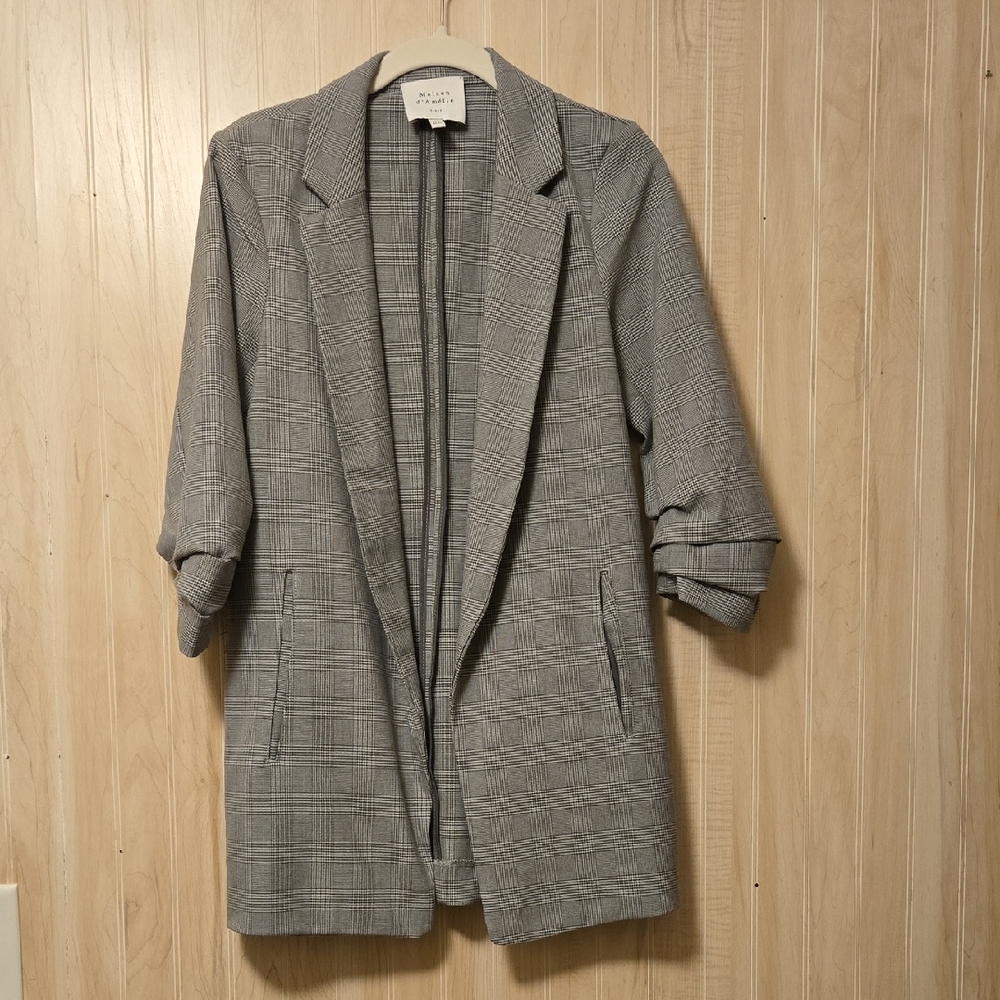 Maison D'Amelie Plaid/Houndstooth Women's Blazer in Gray
